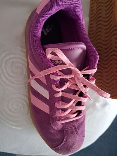 Adidas Runners Size 6 Pink
