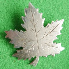 Vintage Bond Boyd Sterling Silver Pin Brooch Maple Leaf 3,9g