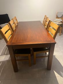 Sturdy Table & Classic Chairs