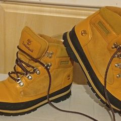Timberland Boys boots , ((Size 4 Immaculate Condition))