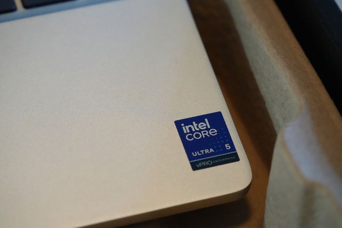 Dell Pro 14 Plus, business sleek laptop, NEW