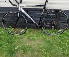Mens racong bike for sale.Aluminium frame lightweight 70005 heat treated  Aluminium..Nice bike to cycle.Shomano gears and  brakes.