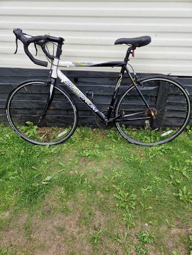 Mens racong bike for sale.Aluminium frame lightweight 70005 heat treated  Aluminium..Nice bike to cycle.Shomano gears and  brakes.