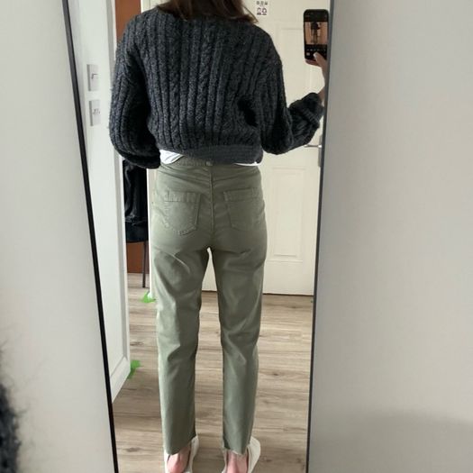 HM mid waist khaki chino pants in size S/8/36