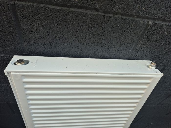 4ft x 2ft white radiator perfect condition