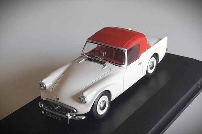 Diecast Model Daimler SP250 - Collectable Oxford Diecast 1:43