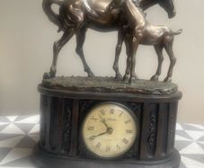 Horse statue Clock
