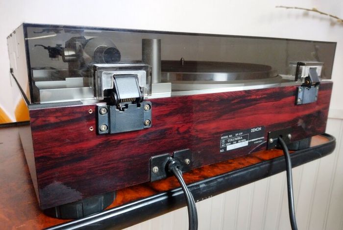 Hi End Denon DP-47F. Hi Performance Turntable from Golden Era! Original Japan, Rare to find! MC Cartridge. Excellent cond.