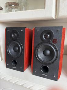 Speakers with Bluetooth