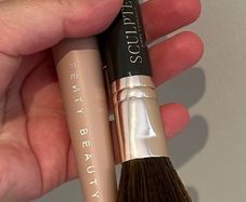 Fenty foundation brush + free duo brush