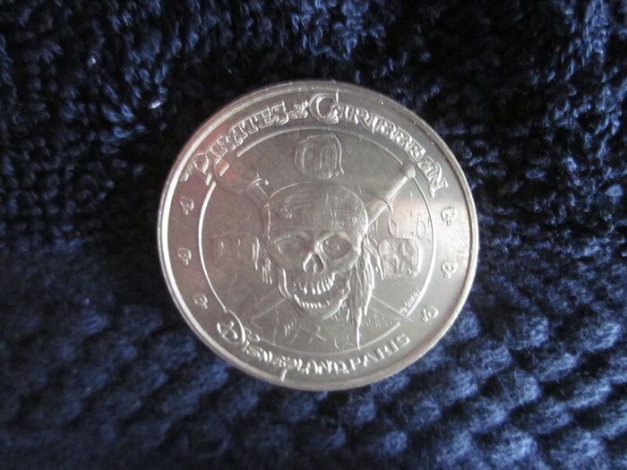 2022 Disney Metal Medallion Paris Pirates of the Caribbean