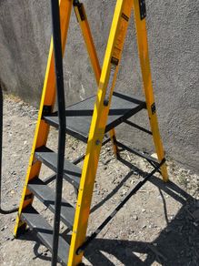 Youngman podium ladder