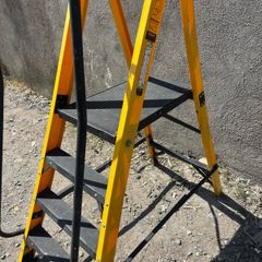 Youngman podium ladder