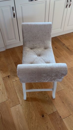 buttonback crushed velvet chair