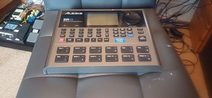 Alesis SR18 drum machine