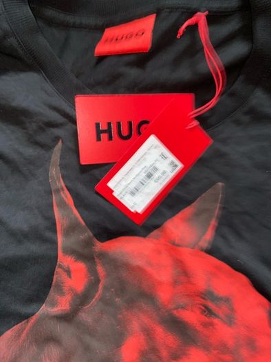 Hugo boss  T-shirt size xl brand new with tag