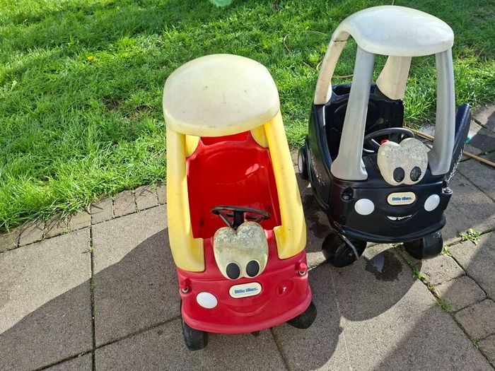2 Little Tikes cars
