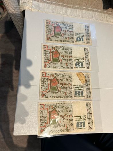 4 banknotes 1 pound used , selling as 1 lot