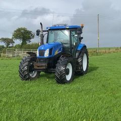 New Holland TS115A