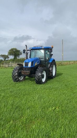 New Holland TS115A