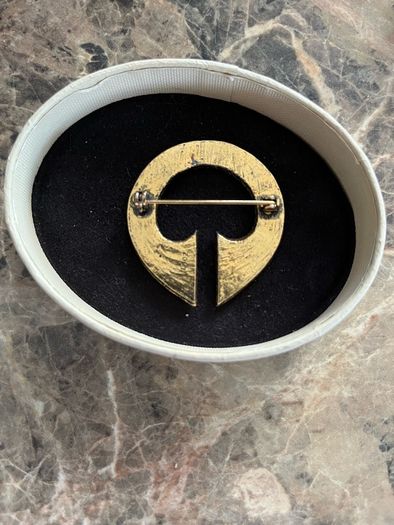 brooch