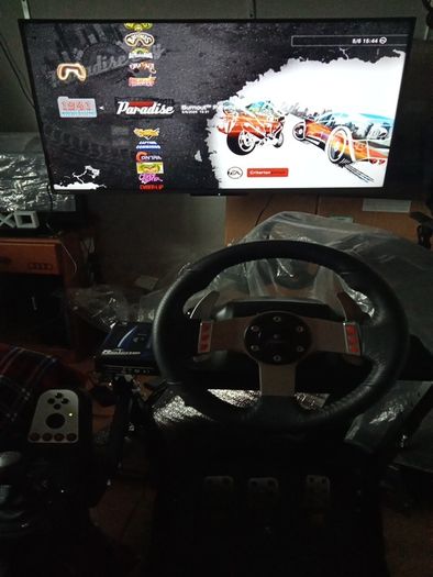 Logitech G27 Car simulator (PS3, PC compatible)  free delivery in Cork, mint condition