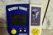 Handheld LCD game