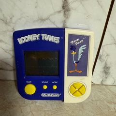 Handheld LCD game