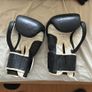 Real Leather 14 oz boxing gloves. Image 2