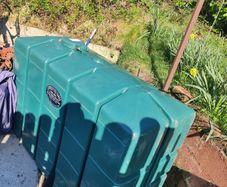 Oil tank