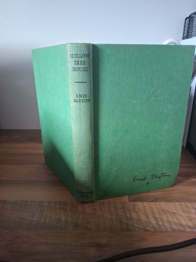 Hollow Tree House by Enid Blyton