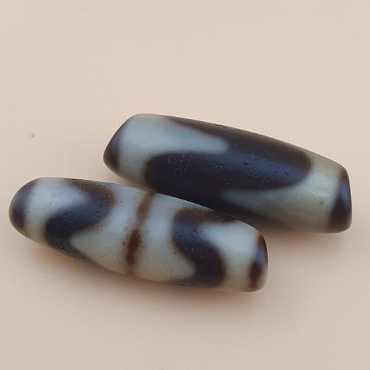 Lot of 2 Vintage Himalayan Tibetan Zigzag Pattern Agate Bead Amulets