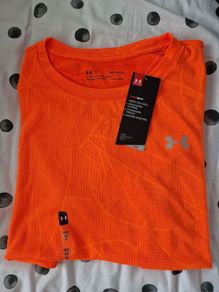 underarmour t shirt