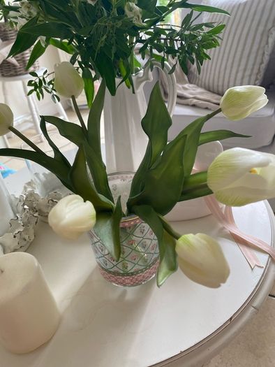 ShabbyChic High Quality Flowers with Glass display Piece and Candle