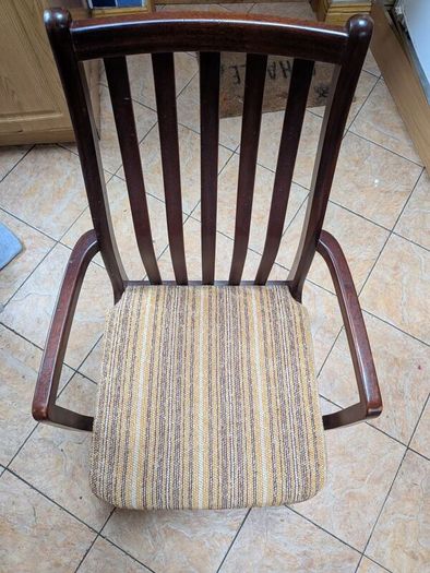 Beautiful old dining chair (/kitchen chair)