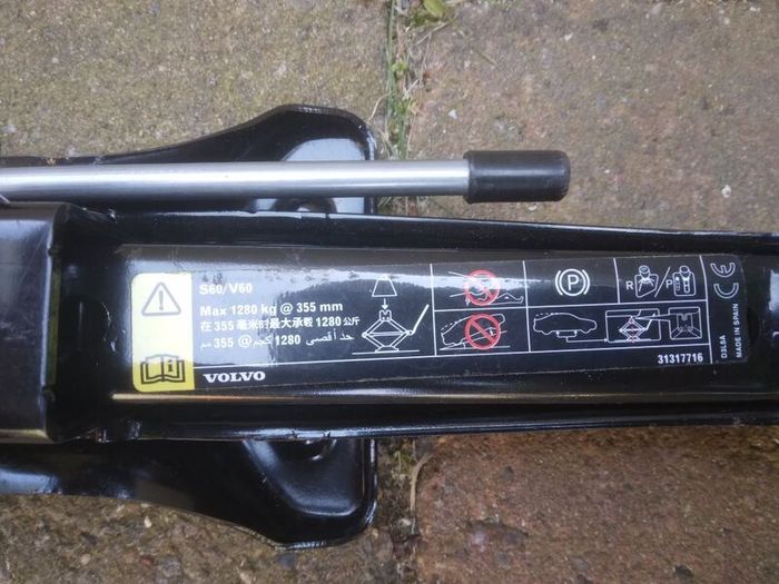 Volvo V60/s60 Car Jack Genuine Oem