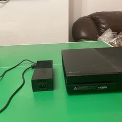 Xbox one for sale,monitor headphone 2 games includ