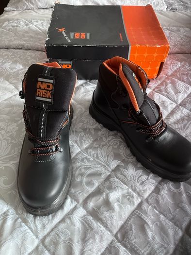 No Risk Franklin S3 Safety Boots Size 44