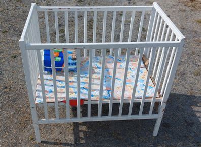 Baby Crib/Cot