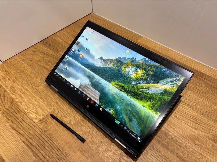 Thinkpad X1 Yoga gen1 , i5 ,8gb ram, no ssd , touchscreen , pen