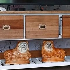mantle lions
