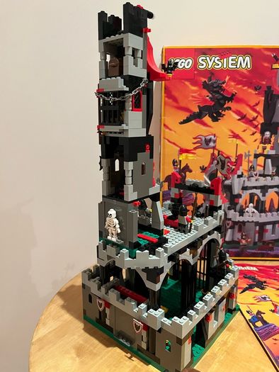 (Ultra Rare) Lego 6097 Night Lord's Castle - Complete Original Set