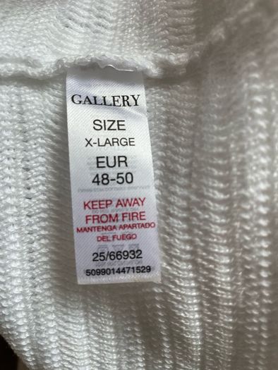 Gallery ladies white top size 20 - new