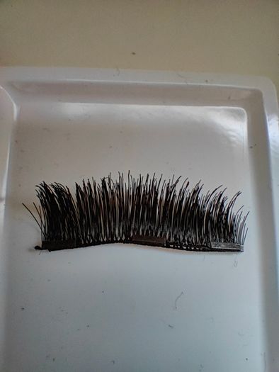 Magnetic Eyelashes with applicator tweezer, NEW