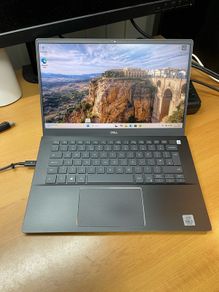 Dell Laptop i5 pro 10gen 8/256 Windows 11 pro