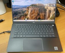Dell Laptop i5 pro 10gen 8/256 Windows 11 pro