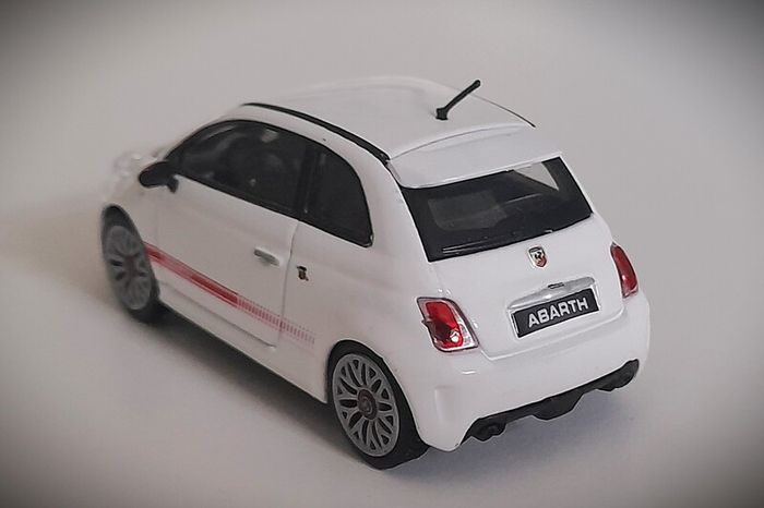 Diecast Model Abarth 500 2008 White - Collectable Motorama 1:43