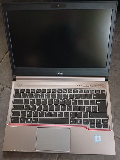Laptop Lifebook E736