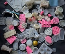 Bag of molds and bits