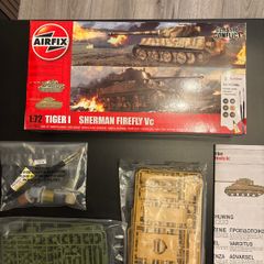 Airfix model kit 1:72 Tiger I Sherman Firefly